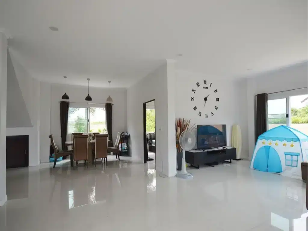 For Sale!! 2 storey house, located only 5 mins away from Black รูปที่ 3