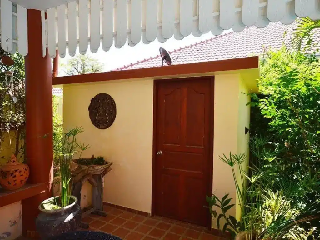 3 Years Old Villa in Pak Nam Pran , Worth the price! รูปที่ 2