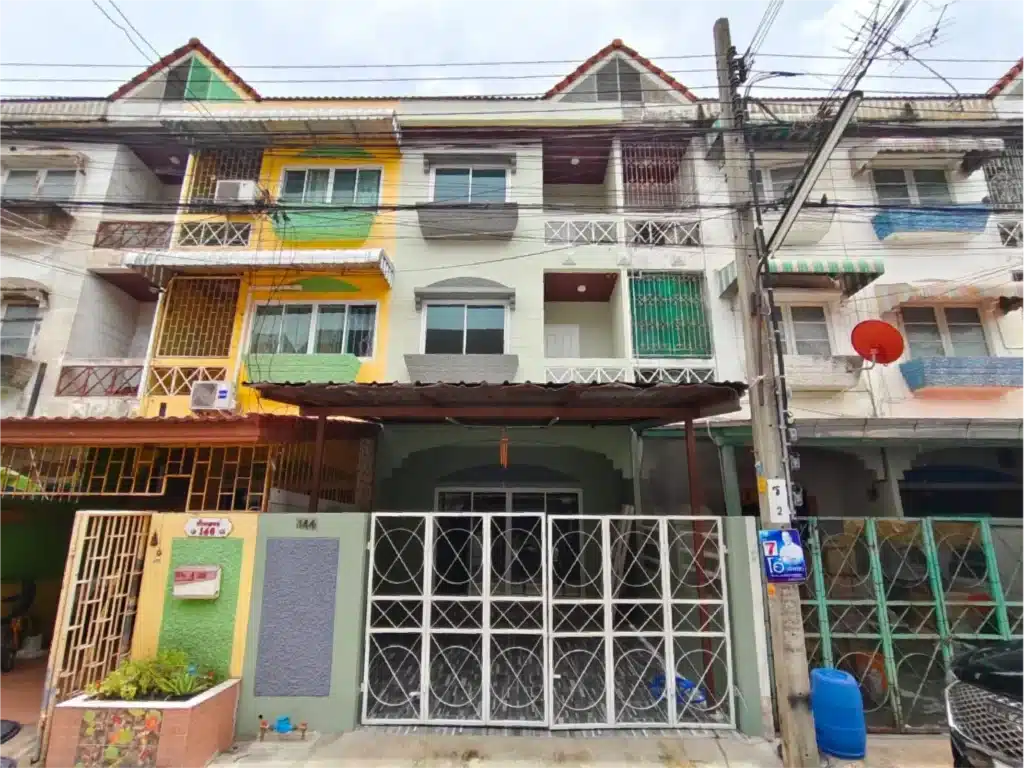 ขายทาวน์โฮม 3 ชั้น ซอยประชาอุทิศ 71 รูปที่ 1