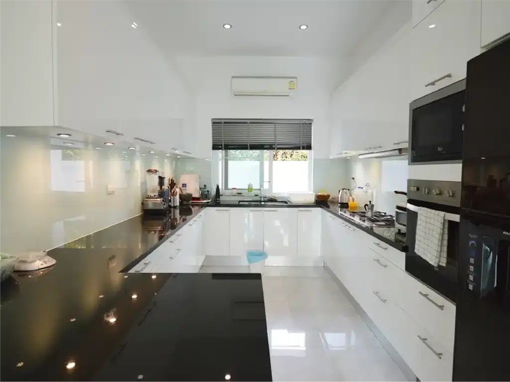 Modern Villa with 5 bedrooms close by Palm Hill Golf course- Huahin soi 6 รูปที่ 24