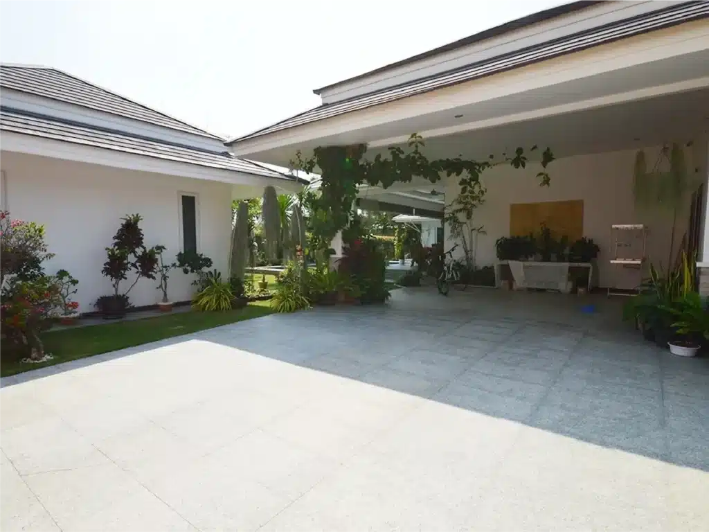 Modern Villa with 5 bedrooms close by Palm Hill Golf course- Huahin soi 6 รูปที่ 27