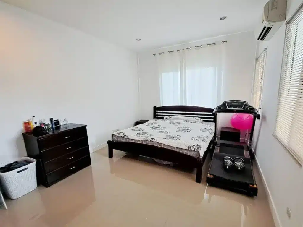Worth the price!! Nice House with big land for sale, corner plot with Mountain รูปที่ 10