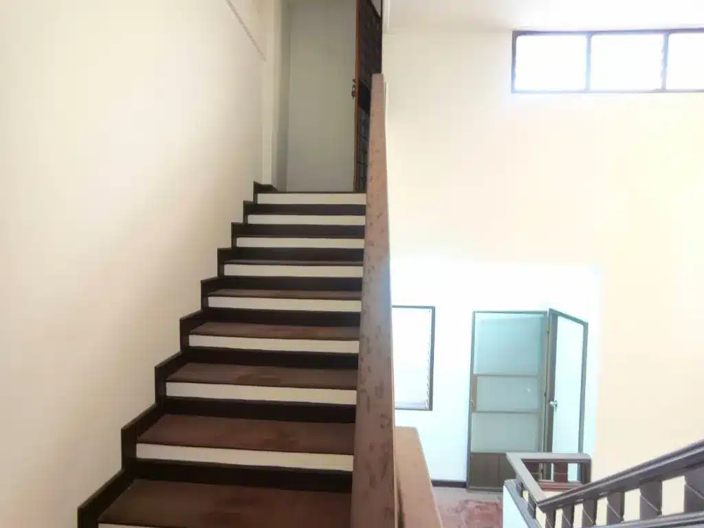 ทาวน์เฮาส์ 3 ชั้น 2 หลัง (ไม่ติดกัน) ม.ศรีสุโขทัย บางกะปิ กทม. รูปที่ 23