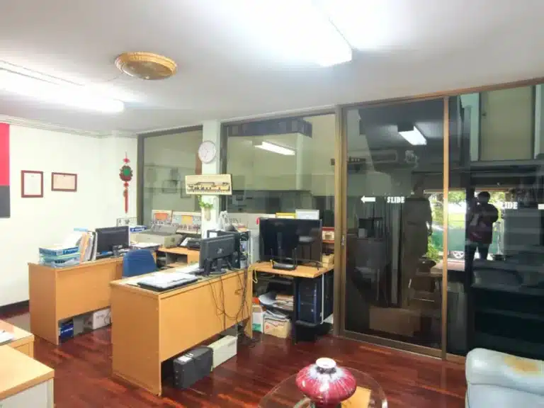 ทาวน์เฮาส์ 3 ชั้น 2 หลัง (ไม่ติดกัน) ม.ศรีสุโขทัย บางกะปิ กทม. รูปที่ 29