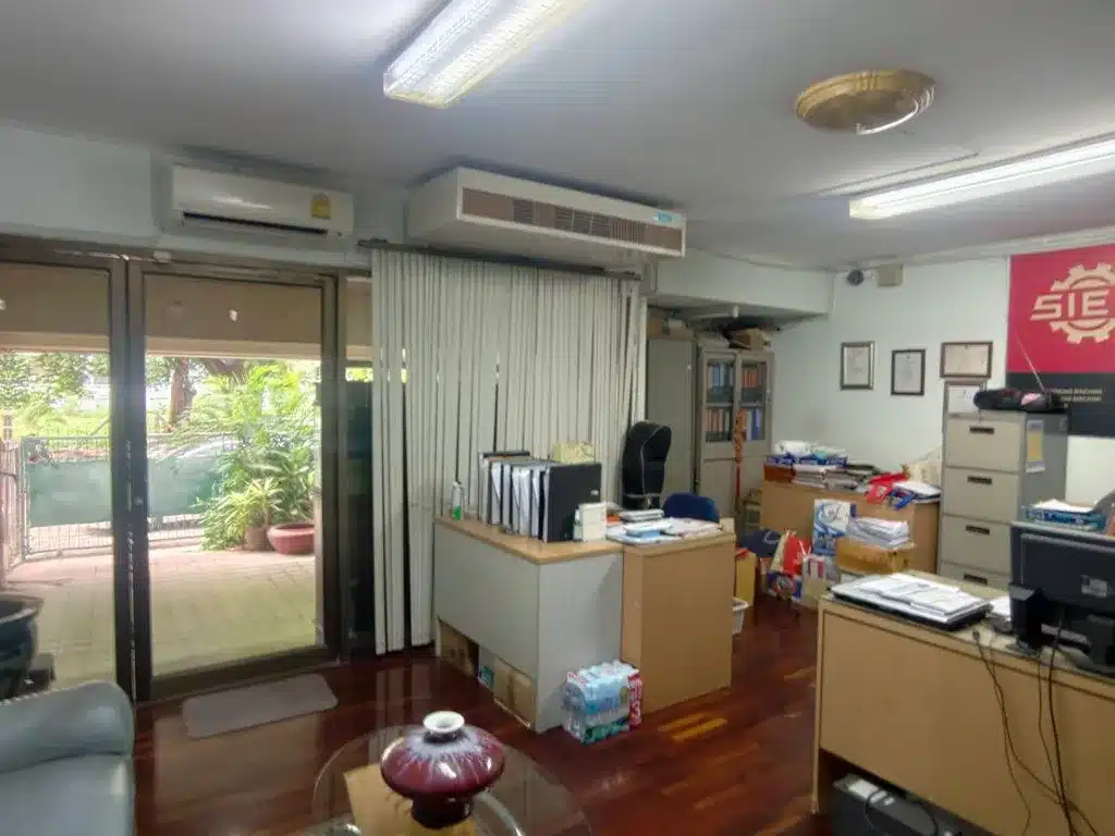 ทาวน์เฮาส์ 3 ชั้น 2 หลัง (ไม่ติดกัน) ม.ศรีสุโขทัย บางกะปิ กทม. รูปที่ 30