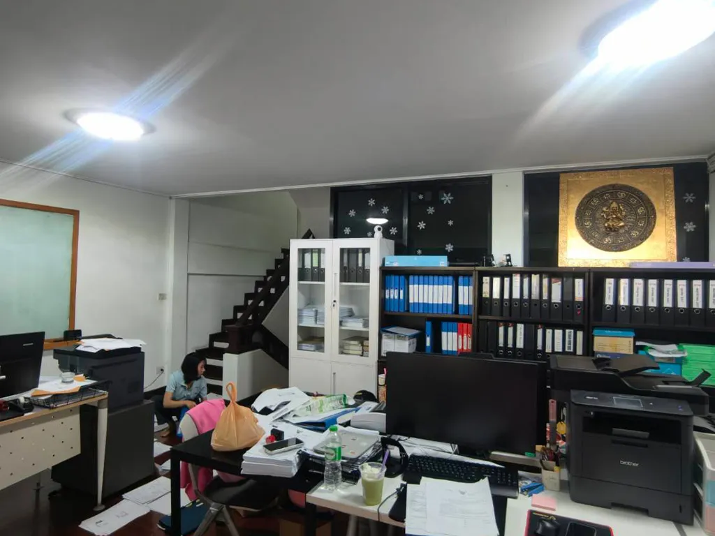 ทาวน์เฮาส์ 3 ชั้น 2 หลัง (ไม่ติดกัน) ม.ศรีสุโขทัย บางกะปิ กทม. รูปที่ 5